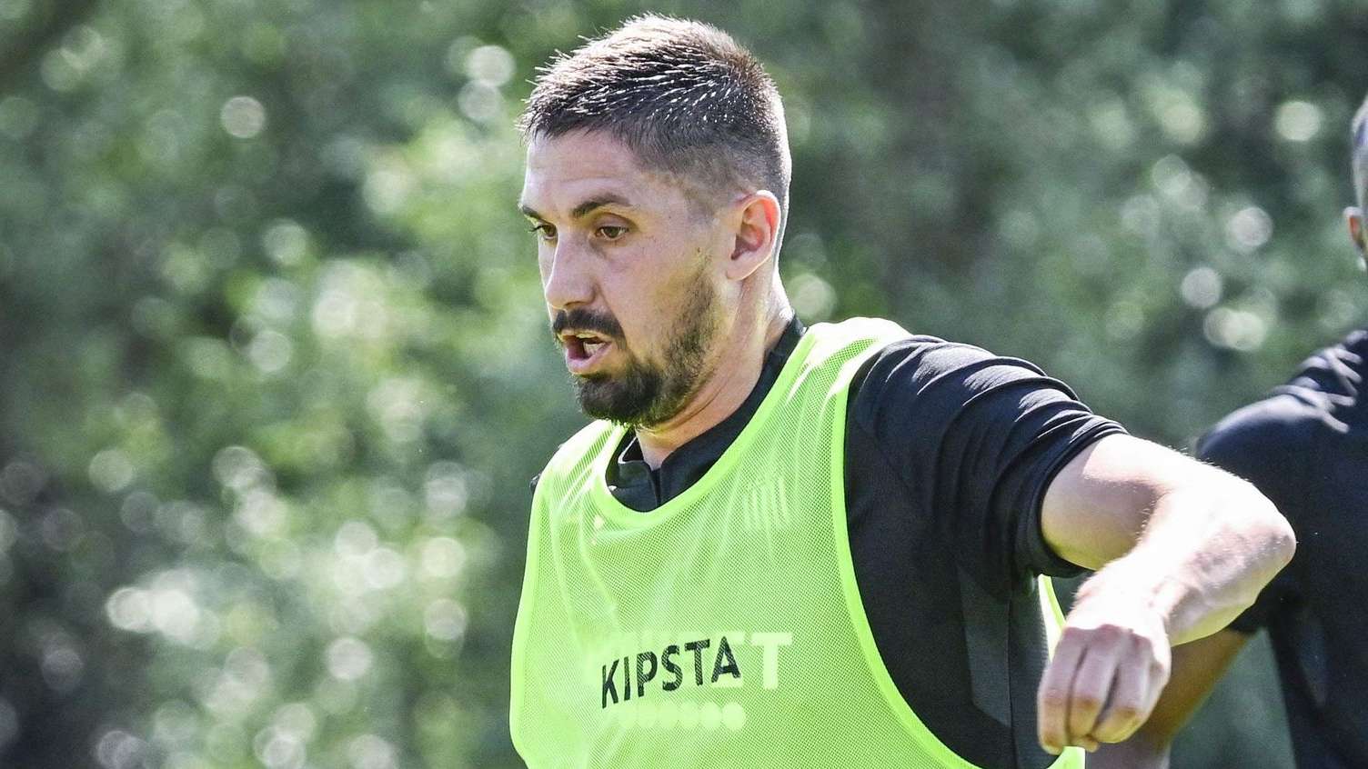 皇马重振雄 皇马重振雄